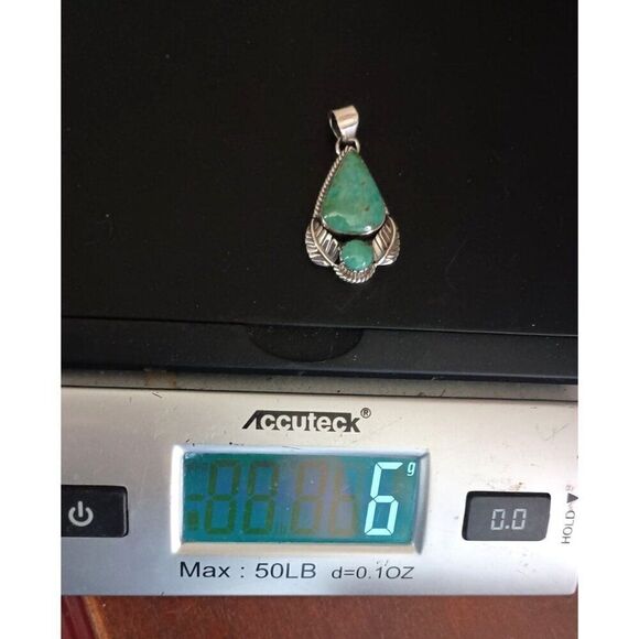 Southwest Style Green Kingman Turquoise Sterling Silver Pendant Feather - Picture 7 of 7